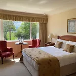 מלון Loch Lein 4*