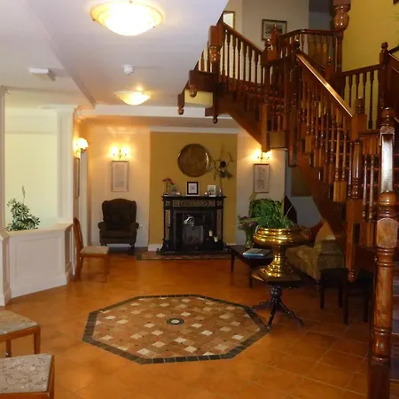 酒店 莱恩湖乡村客栈 4*