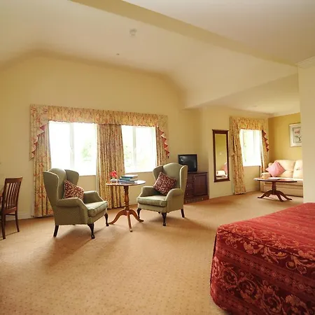 Loch Lein Hotel 4*